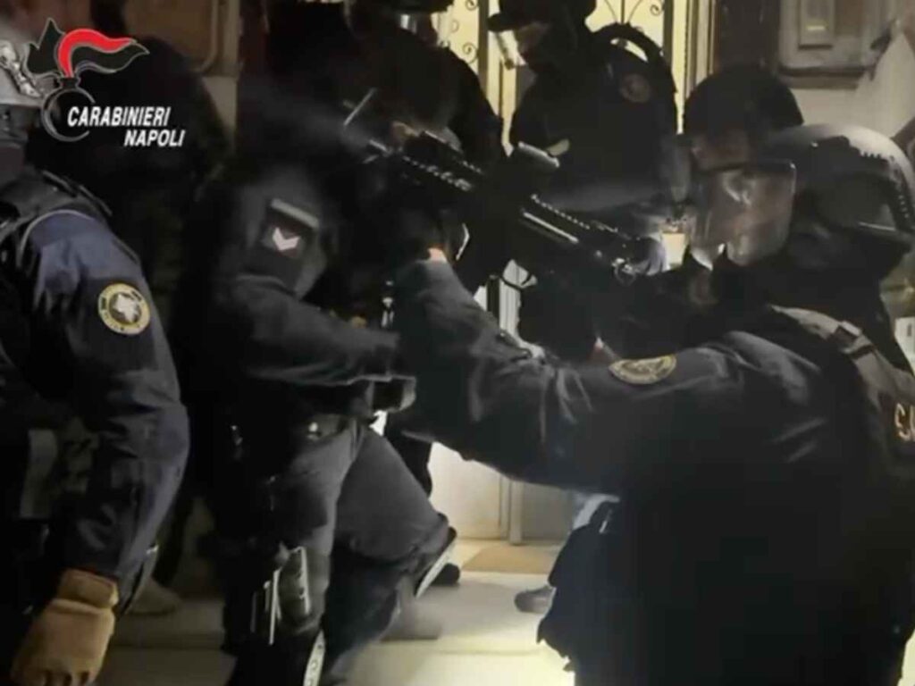 Blitz anticamorra Napoli
