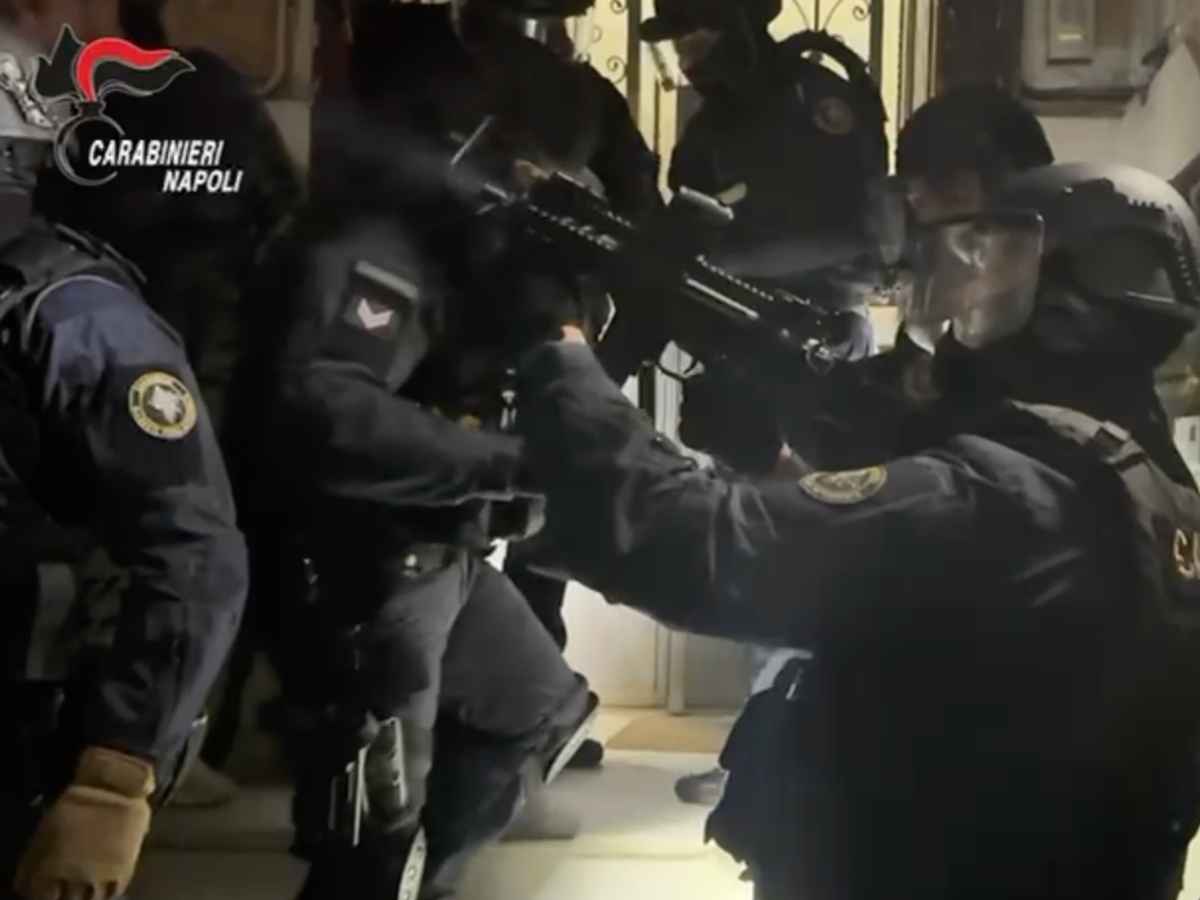 Blitz anticamorra Napoli
