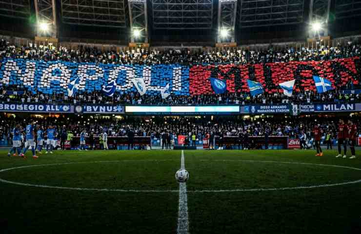 Stadio Diego Armando Maradona gremito di notte con coreografia dei tifosi per il big match Napoli-Milan di Serie A.