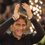 Antonio Conte allo Stadio Maradona durante i festeggiamenti con i tifosi