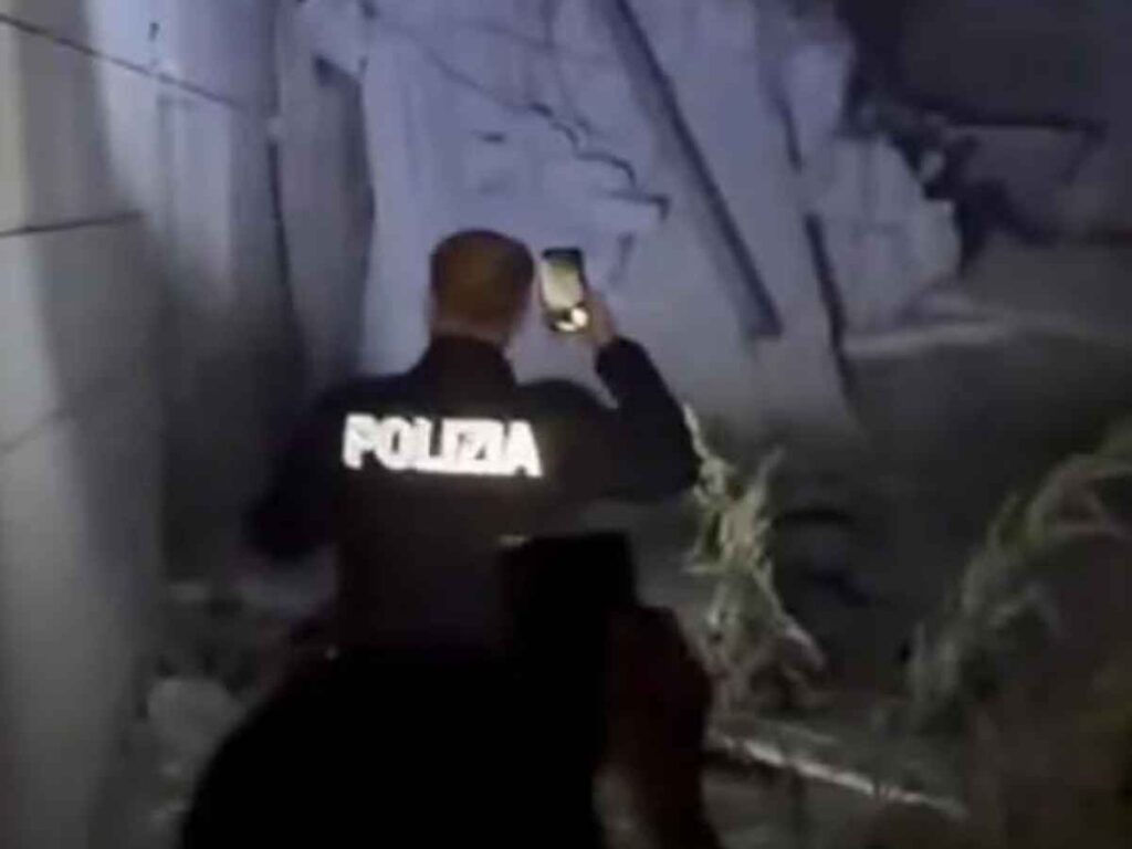 Crollo a Scampia, verifiche in corso