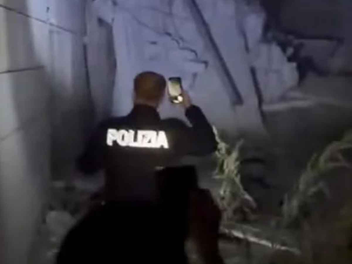 Crollo a Scampia, verifiche in corso