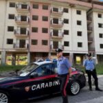 I carabinieri a Pollena Trocchia sul luogo del duplice omicidio