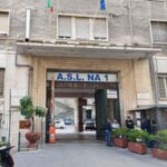 Napoli, padre accoltella figlio
