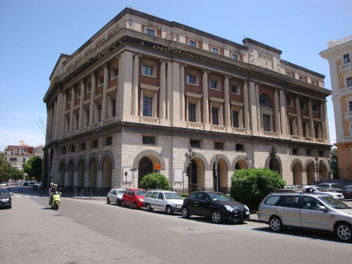 Facciata principale del Palazzo di Città del Comune di Salerno