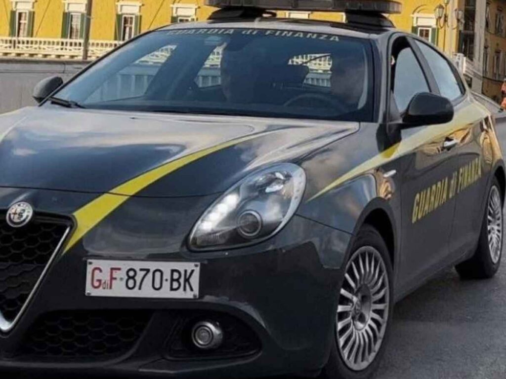Auto guardia di finanza