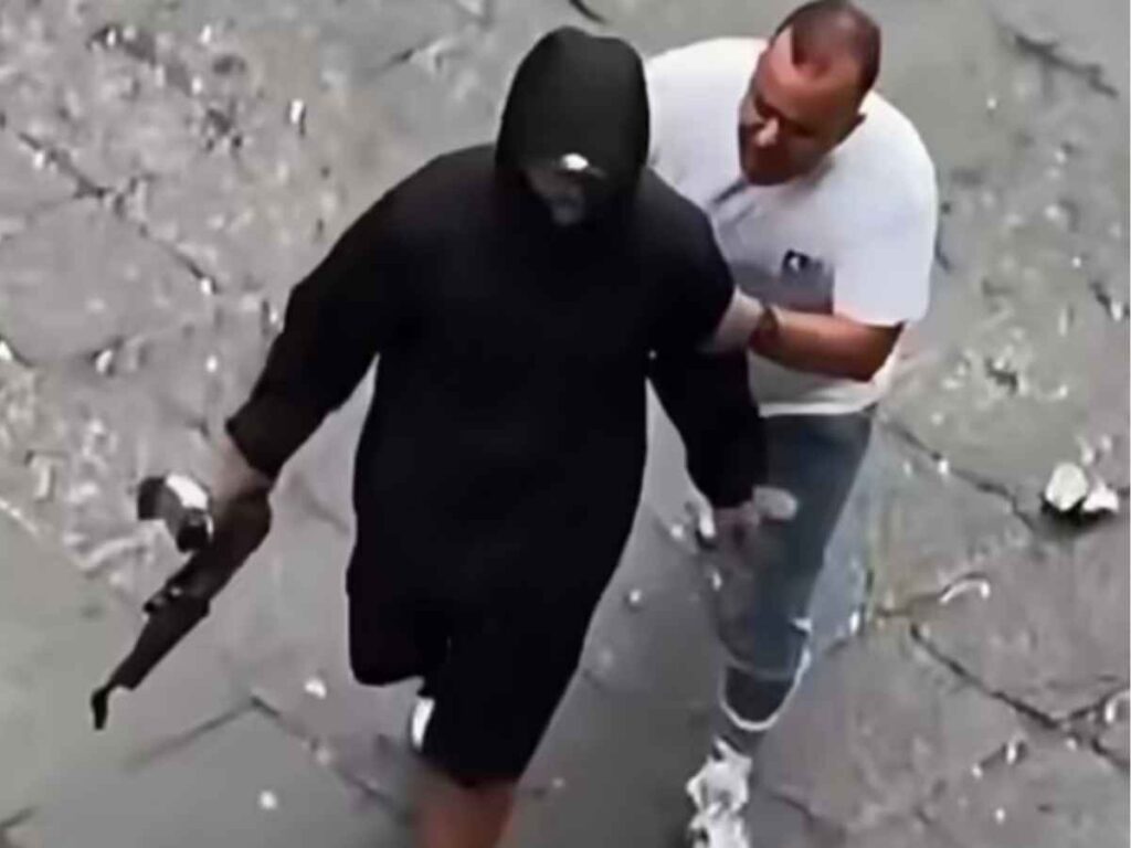 Napoli, terrore a Montesanto
