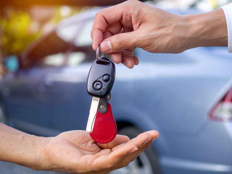 Campania taglia sulla spesa per le auto nuove ma punta tutto sulla tecnologia