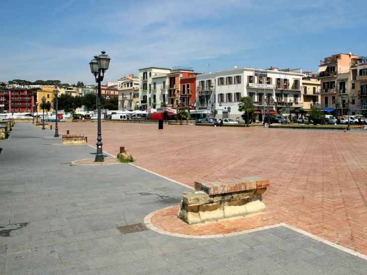 Campi Flegrei, un milione di euro per il turismo dal bradisismo