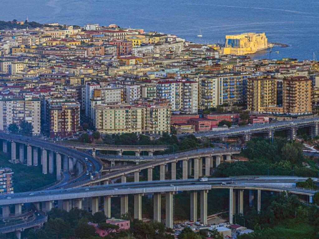Il Vomero con il raccordo della tangenziale visti dalla collina dei Camaldoli luogo piu' alto della città di Napoli