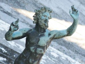 Abusi su un minorenne negli Scavi di Pompei