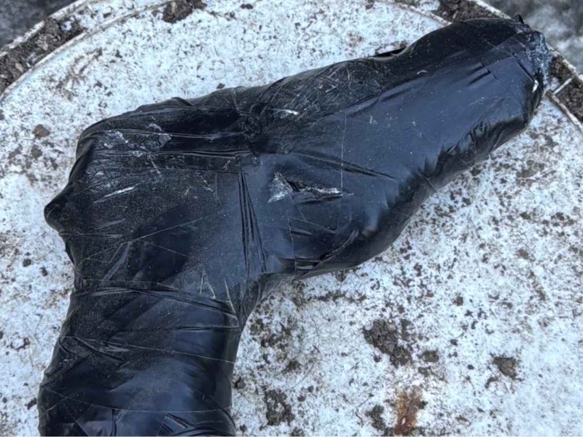 Armi clandestine nei muretti e cocaina nei tubi del motore