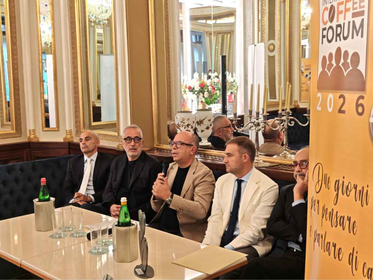 Clamorosa presenza a Napoli per il Forum del Caffè
