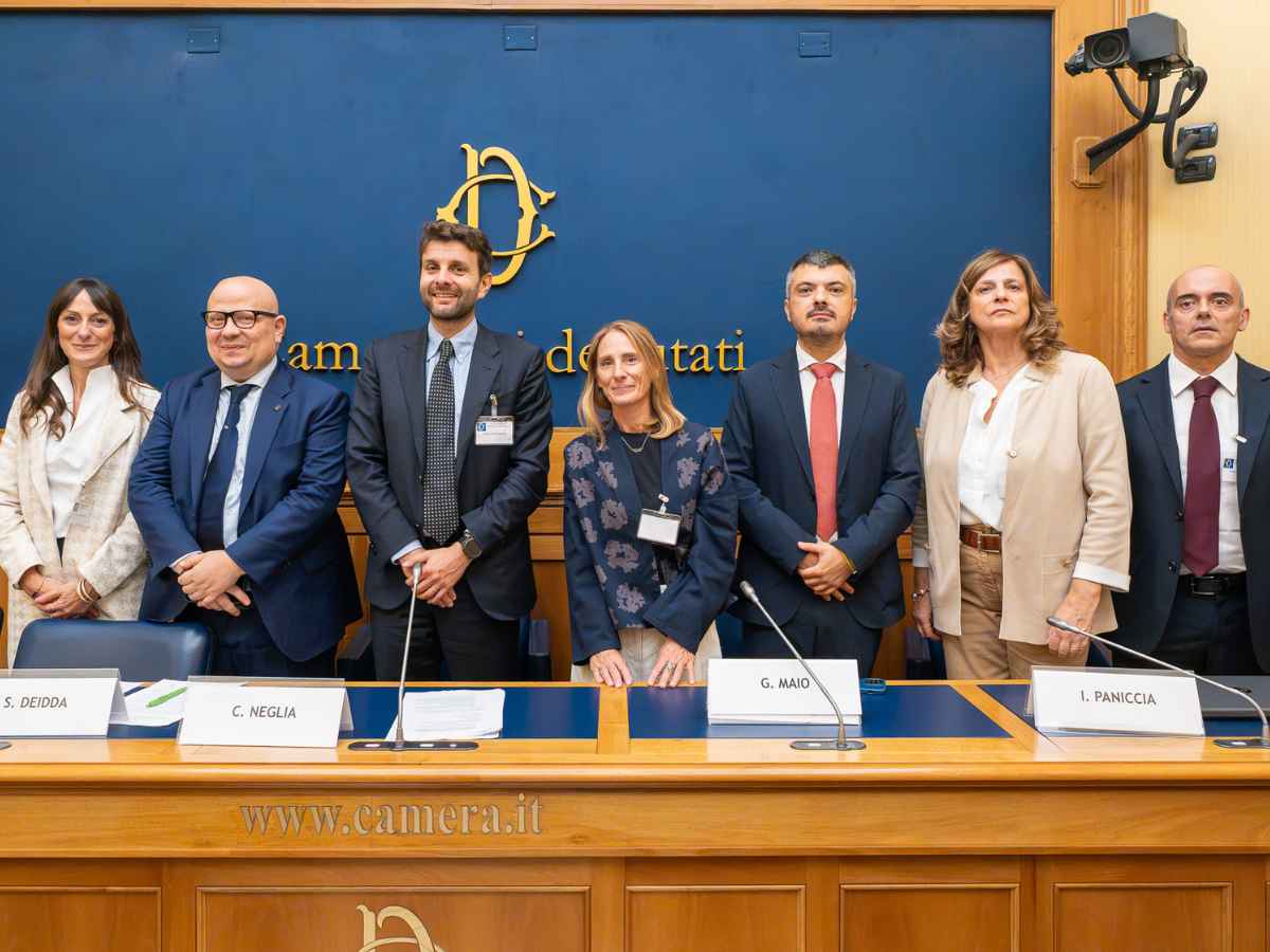 Degrado e insicurezza al Metropark di Napoli